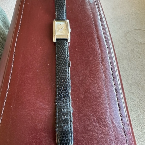 Guess rectangular tank watch Black lizard embossed strap with silver dial - Picture 5 of 5